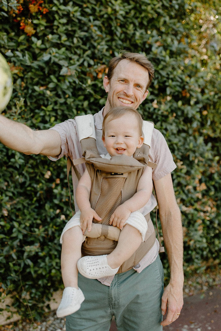 Huggs® Baby Hip Carrier With Patented Hipbelt